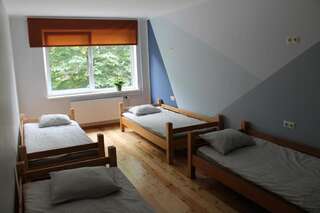 Хостелы Liepu Hostelis Лиепая Односпальная кровать в общем номере-3